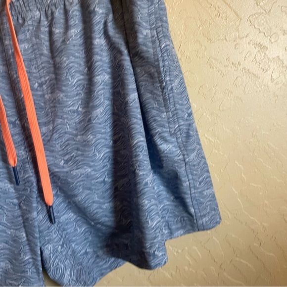 SOUTHERN TIDE
Men's The Whaler Swim Trunk - Picture 6 of 10